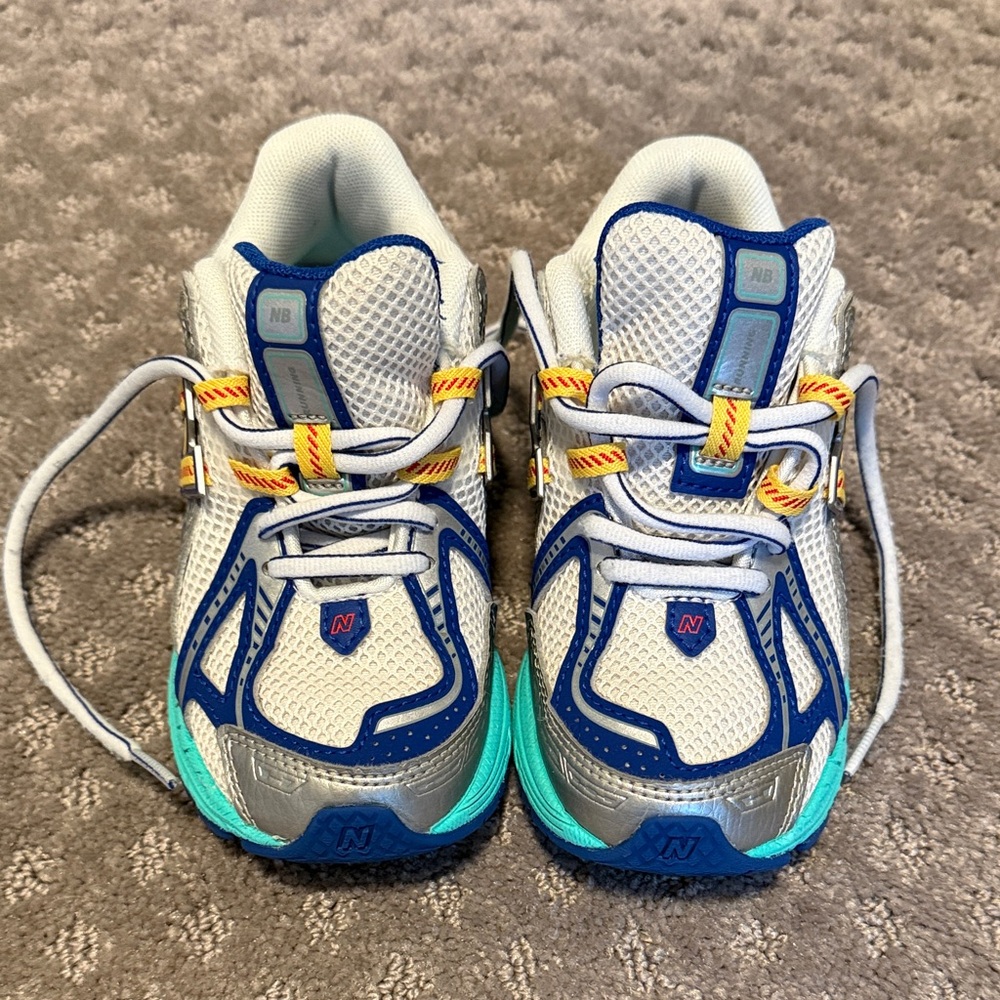 Boys New Balance Sneakers (11, barely worn!)